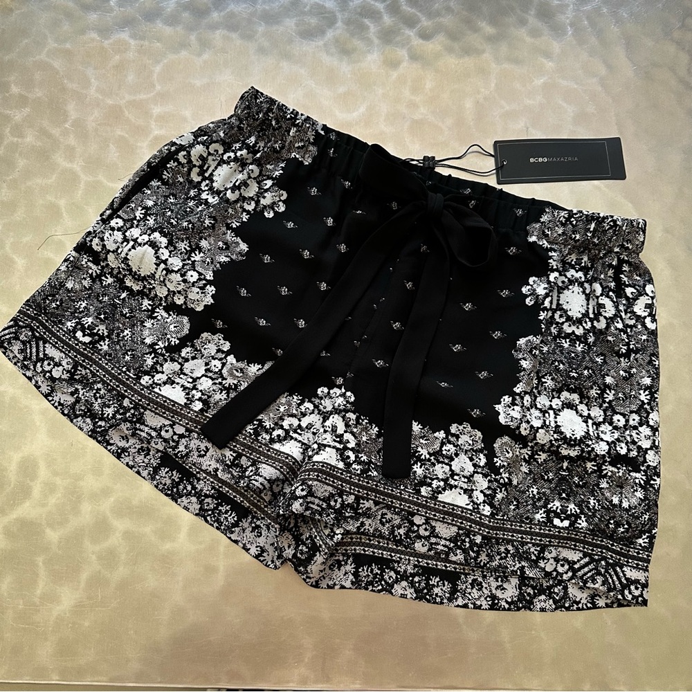 BCBG MAXAZRIA Black and White Floral Shorts